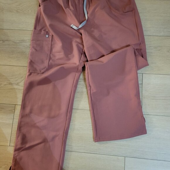 FIGS Scrub Set- Kade pants, 1 pocket top, size M, Mauve - Picture 2 of 2